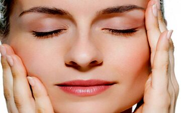 ۵ گام برای داشتن پوستی درخشان و طبیعی