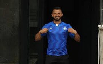 بدترین خبر ممکن برای ” استقلالی ها ” ؛ هافبک ” استقلال ” بازی با ” پرسپولیس ” را از دست داد