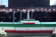 اقامه سه نماز میت بر پیکرهای مطهر رهبر شهید انقلاب و شهدای خانواده ایشان