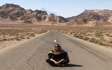 ژست عجیب و غریب خانم بازیگر وسط جاده + عکس