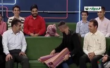 هدیه جالب جناب‌خان به میلاد محمدی و تشویق او 