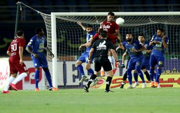  حیدری در نیمه اول برای استقلال و پرسپولیس یک پنالتی نگرفت