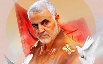 دیدار حاج قاسم با خانواده شهید محرابی در روز عرفه سال گذشته 