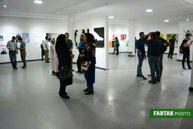 افتتاح نمایشگاه یک هفته پوستر در مجتمع فرهنگی هنری شهید آوینی 