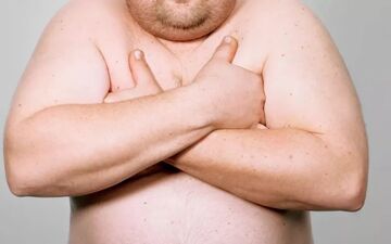  چگونه از شر «سینه‌های مردانه» خلاص شویم؛ دلایل اصلی و بهترین زمان مراجعه به پزشک