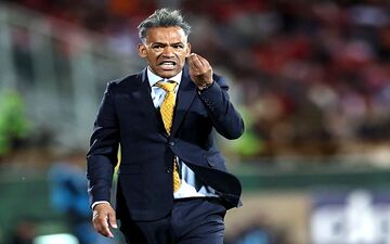 مورایس در جدالی سخت با زمان؛ رسیدن به پرسپولیس و استقلال در 14 روز!