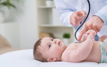 چرا بعضی کودکان به صورت مداوم سرماخوردگی دارند؟