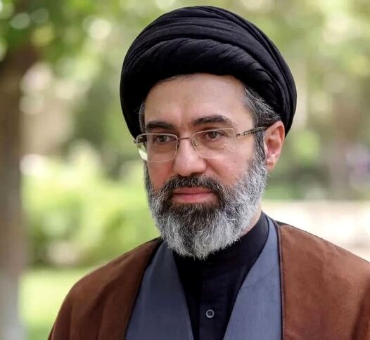 تصویر کمتر دیده شده از رهبر انقلاب آیت الله خامنه‌ای منتشر شد