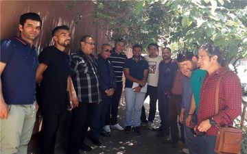  تجمع طلبکاران نفت مقابل باشگاه (عکس)