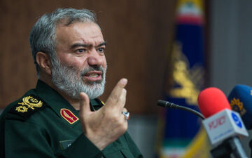 از روز دوم انقلاب، دشمنی با جمهوری اسلامی آغاز شد