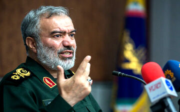 از روز دوم انقلاب، دشمنی با جمهوری اسلامی آغاز شد