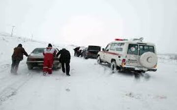  امدادرسانی به ۷۰ خودروی گرفتار در برف