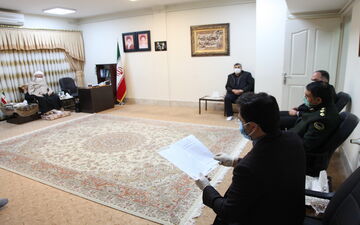 باید با ساختار شکنان فرهنگی برخود قاطع شود