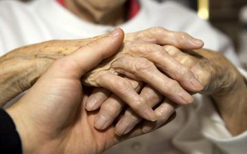 علائمی که خبر از پوکی استخوان می دهد
