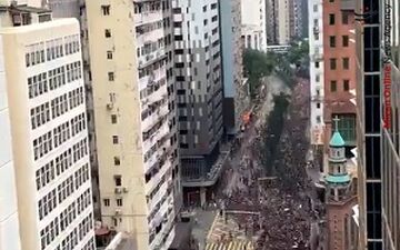 مردم لبنان بانک‌ها را به آتش کشیدند
