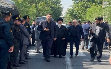 عکس| آیت‌الله علم‌الهدی در مراسم تشییع پیکر شهید رئیسی 
