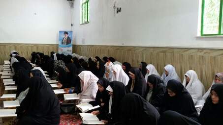 مراسم جزءخوانی قرآن کریم در بقعه متبرکه امامزاده ابراهیم (ع)طاقبستان به روایت تصویر