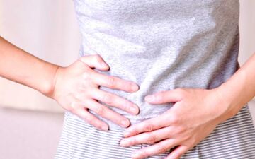 کاهش علائم آندومتریوز با تغییر در رژیم غذایی: چه موادی باید حذف شوند؟