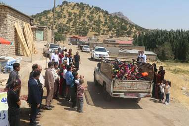 اهدای بیست دوچرخه  از سوی آموزش پرورش استان کرمانشاه به دانش‌آموزان روستای صفرشاه
