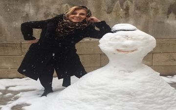ژست جالب مرجانه گلچین با آدم برفی