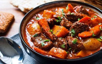 طرز تهیه خوراک گوشت ترکی؛ غذای خوشمزه و مقوی با طعمی خاص