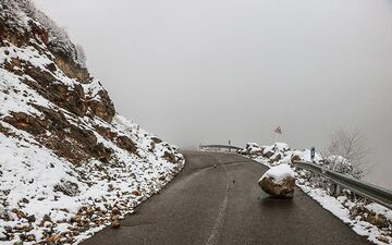 برف و باران، غرب و جنوب را فرا می‌گیرد