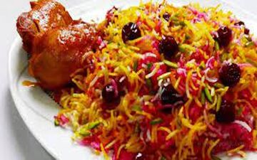 دستور پخت  آلبالو پلو با مرغ و خلال پسته و بادام | بی نظیره!