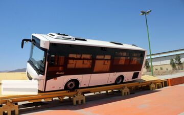 فعالیت راننده اتوبوس حامل خبرنگاران به طور دائم حذف شد
