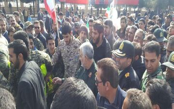 حضور سردار سلیمانی در جمع راهپیمایان 22 بهمن