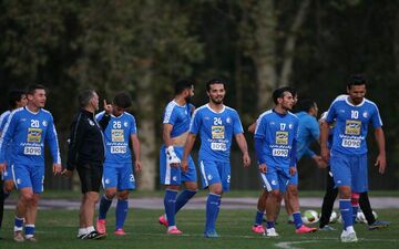 استقلالی ها وارد تهران شدند 