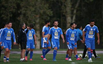 استقلالی ها وارد تهران شدند 