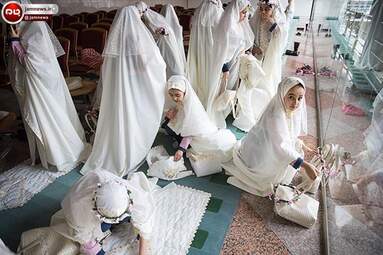 جشن عبادت دختران تهرانی در برج میلاد + تصاویر
