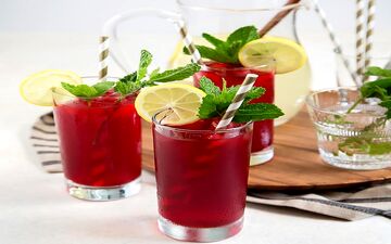  چای کم کالری و فاقد کافئین بخورید