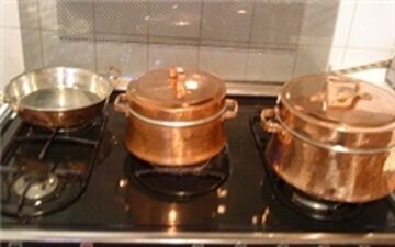 غذاهایی که نباید در ظروف مسی نگهداری شوند