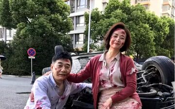 حرکت جالب زوج چینی پس از تصادف شدید! + عکس