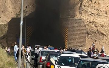 حریق در تونل آزادراه تهران پردیس/ پژو ۲۰۷ در آتش سوخت