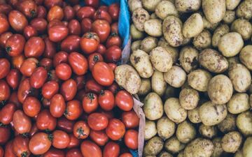 سیب‌زمینی و گوجه‌فرنگی ارزان شد