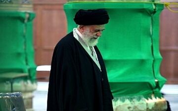 راز اقتدار رهبر انقلاب در برابر ابرقدرت‌های جهان چیست؟