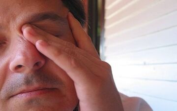  چشم هم سکته می‌کند؟