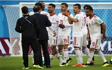  عبور چشمی از انتقادها به خوشبختی
