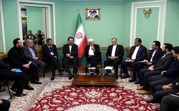 
دیدار عارف با نمایندگان دانشجویان ایرانی دانشگاه‌های روسیه
