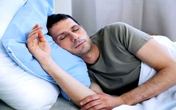 اگر کم بخوابید هزار مرض می‌گیرید/ چند ساعت بخوابیم خوبه؟
