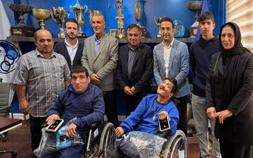 سورپرایز آبی؛ تاجرنیا میزبان دو هوادار دوآتیشه استقلال شد