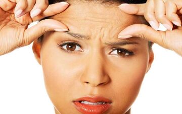 چین و چروک های عمیق پیشانی نشانه چیست؟