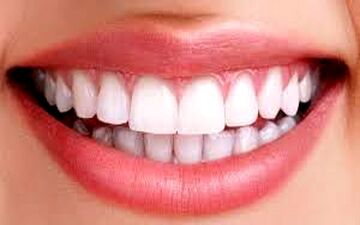 راهکارهایی برای داشتن دندان هایی سفید و زیبا