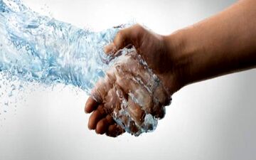 لرزش دائمی دست ها چه دلایلی دارد؟