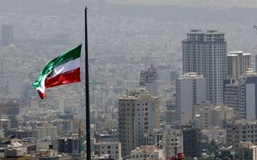 هوای تهران یکشنبه با رگبار و تندباد همراه است