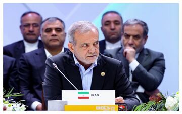
دیدار و رایزنی پزشکیان با رئیس دولت امارات 