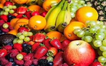 دیابتی ها با خیال راحت میوه های تابستانه را مصرف کنند
