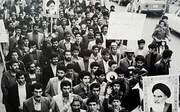 راهپیمایی ۲۲ بهمن زیر بمباران در دوران جنگ تحمیلی